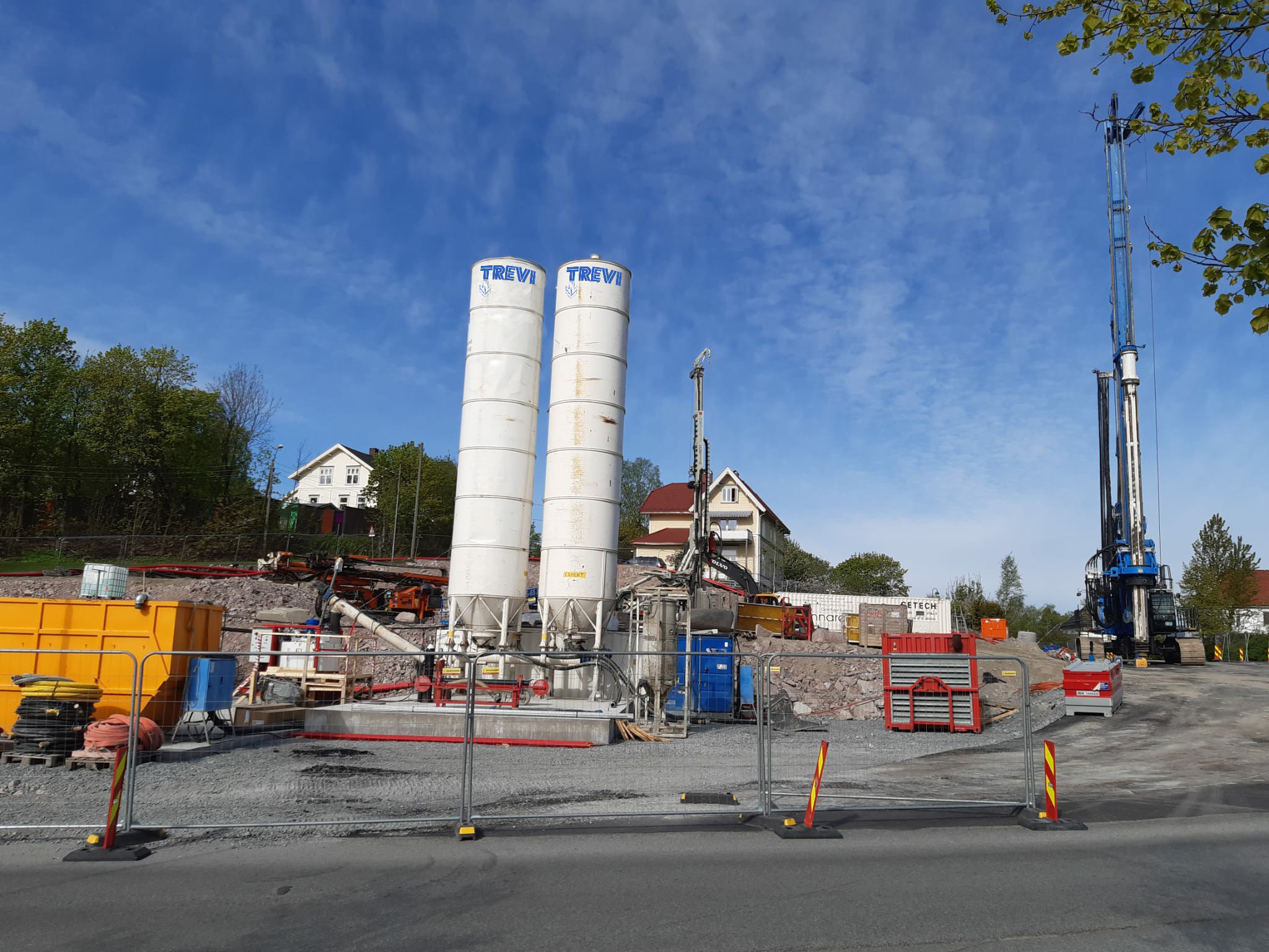 Retention and soil improvement of the Drammen cut & cover and tunnel Trevi spa